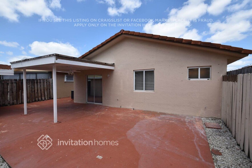 Building Photo - 3154 W 77th Pl