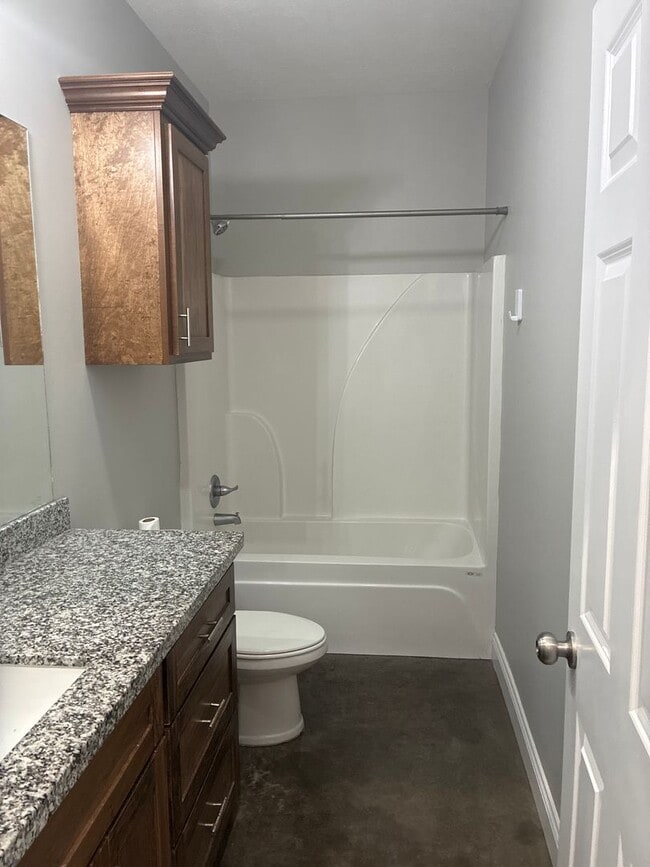 Building Photo - Duplex for lease