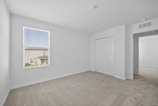 Building Photo - Brand New 6-Bed Available Now!