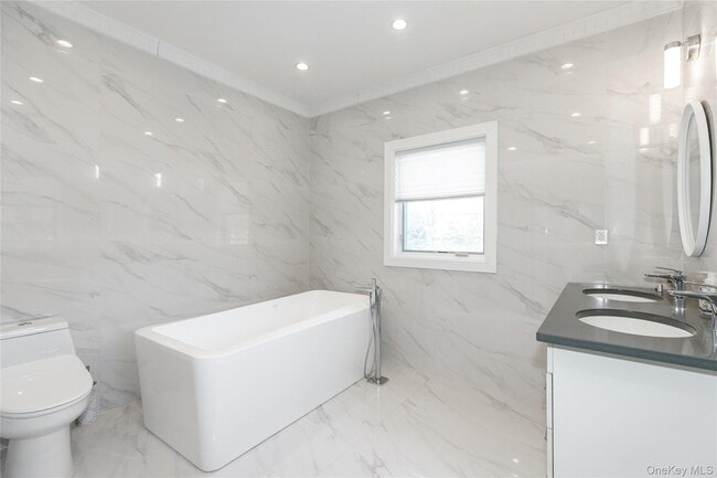 Building Photo - 66 Essex Rd