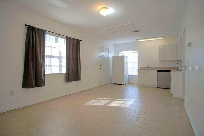 Building Photo - 308 Australian Way