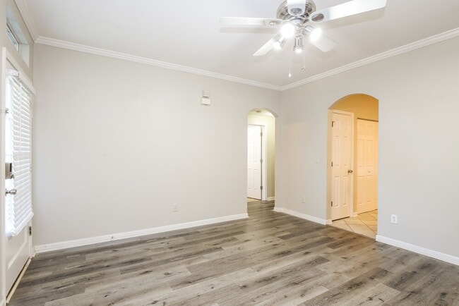 Building Photo - 2008 Greenhill Pass