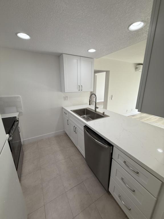 Building Photo - 131 N Richmont Dr