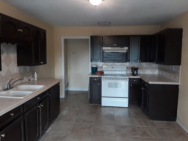 Kitchen - 6301 Well Spring Rd