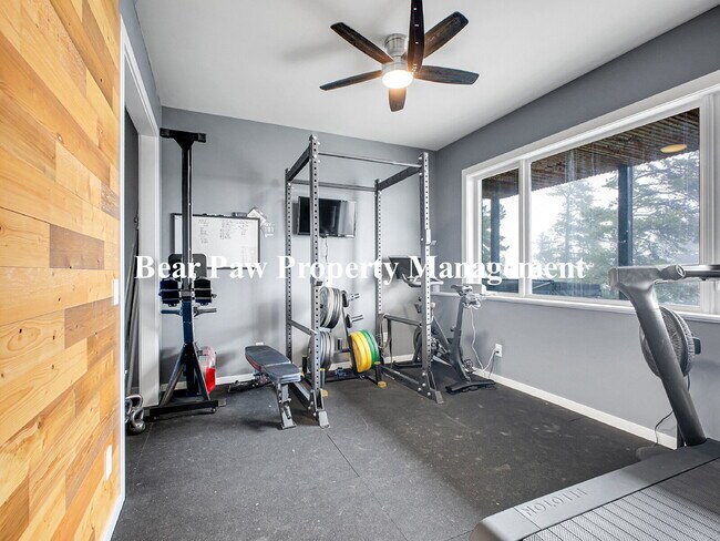Building Photo - "Spacious 5-Bed Retreat with 3.5 Baths on ...