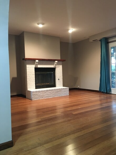 Building Photo - 4337 Edison Cir