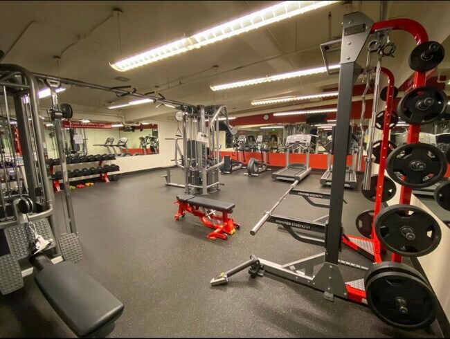 Gym - 2716 Elliott Ave