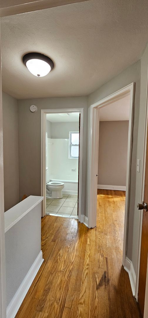 Building Photo - Spacious Townhome in Dayton’s Belmont Area...