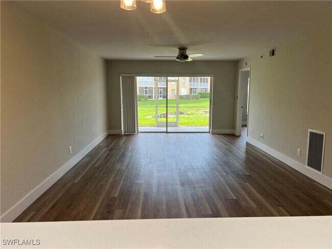 Building Photo - 9640 Victoria Ln