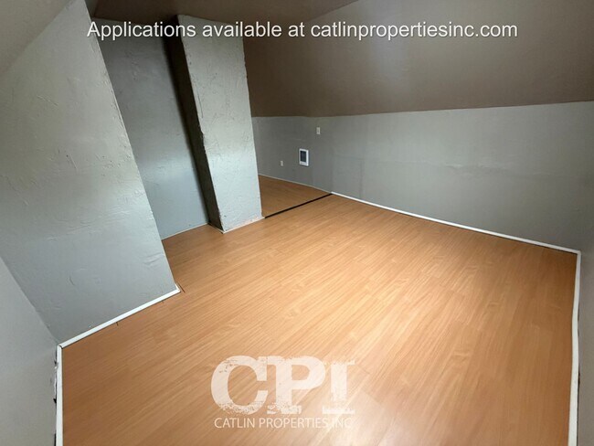 Building Photo - 323.5 15th Ave