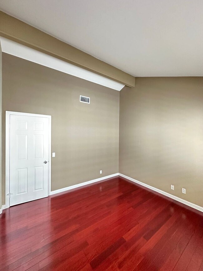 Building Photo - Downtown Huntington Beach - Beachfront Gorgeous Home - Stunning Remodel!!!