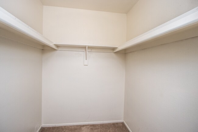Building Photo - 540 N May