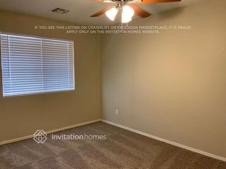 Building Photo - 1102 E Dust Devil Dr