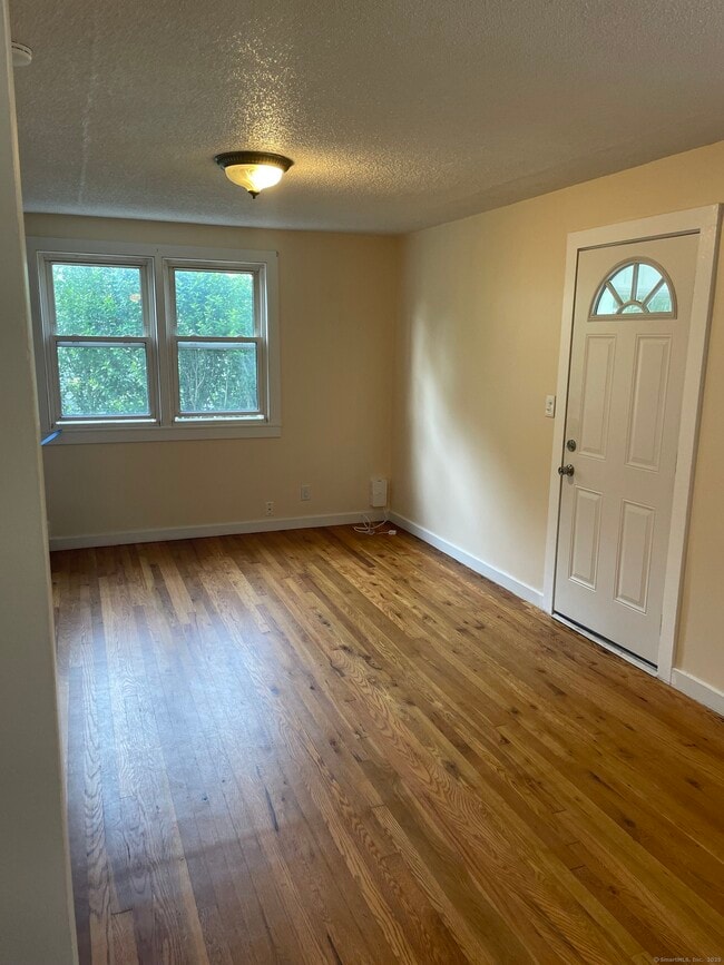 Building Photo - 69 Texas Dr