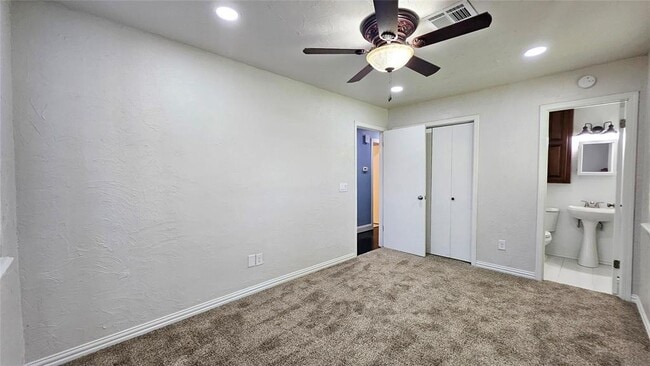Building Photo - 3008 E Noble Dr