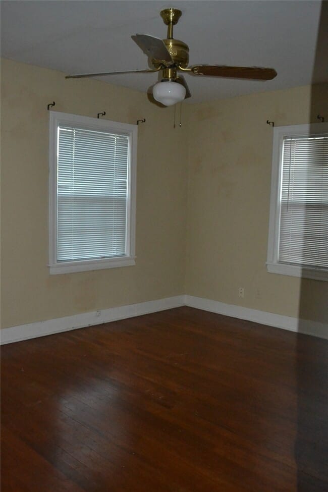 Building Photo - 1610 Ridgewood St