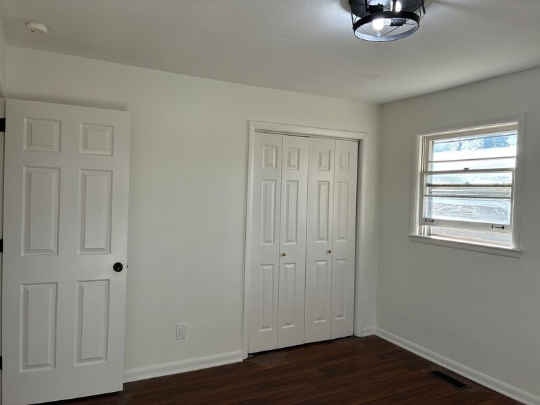 Building Photo - 3805 Burrus St