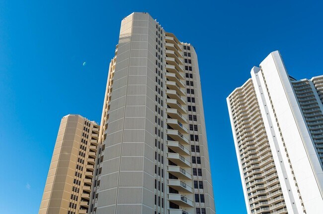 Building Photo - 2800 N Ocean Dr