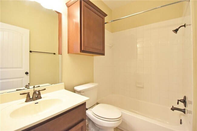 Building Photo - 13400 Briarwick Dr