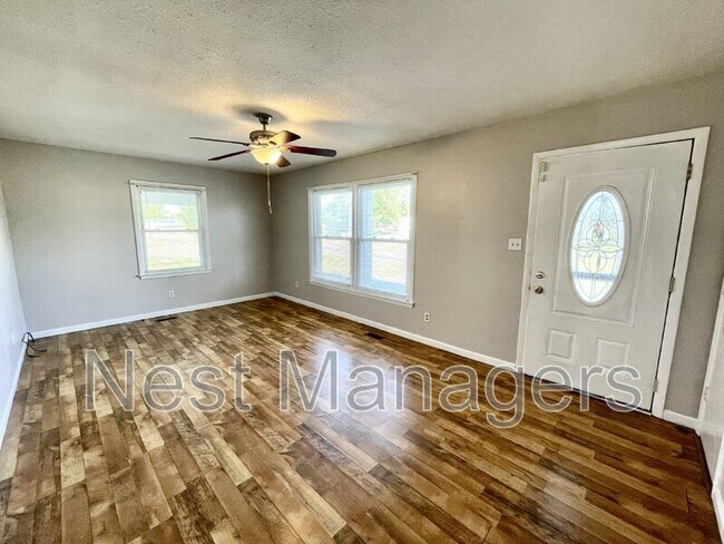 Building Photo - 7401 Paxton Dr