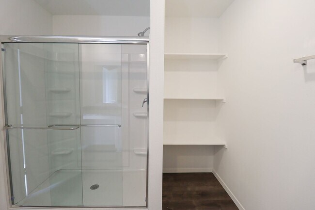 Building Photo - New Build 3 Bedroom 2 Bath available 6/1 in Robninson Ranch!