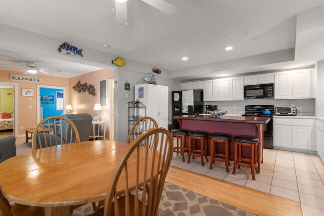 Building Photo - 24 Ashworth Ave