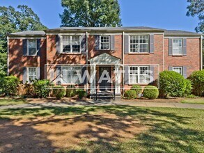 Building Photo - 2 Bedroom Condo in Mountain Brook, AL