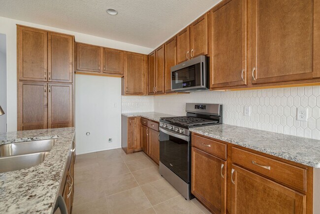 Building Photo - Brand New Pulte Townhome Available Now!!!