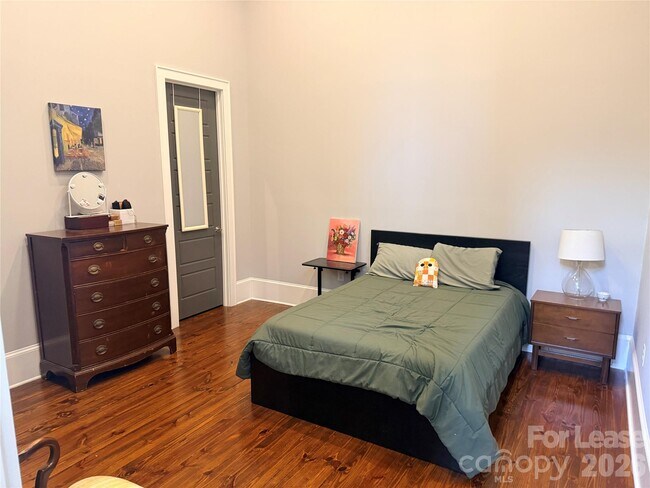 Building Photo - 113 N Main St