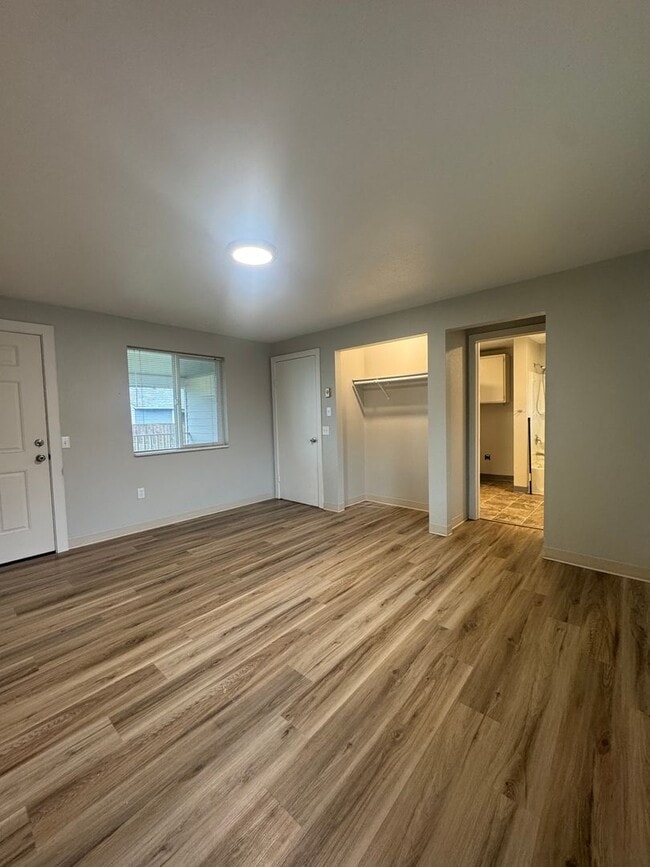 Building Photo - (HUD 414) 2 Bed/1Bath Home