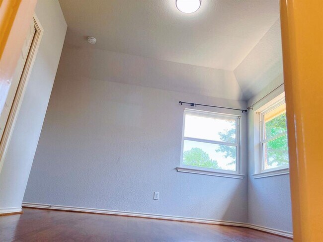 Building Photo - 16838 Willow Bend Ct