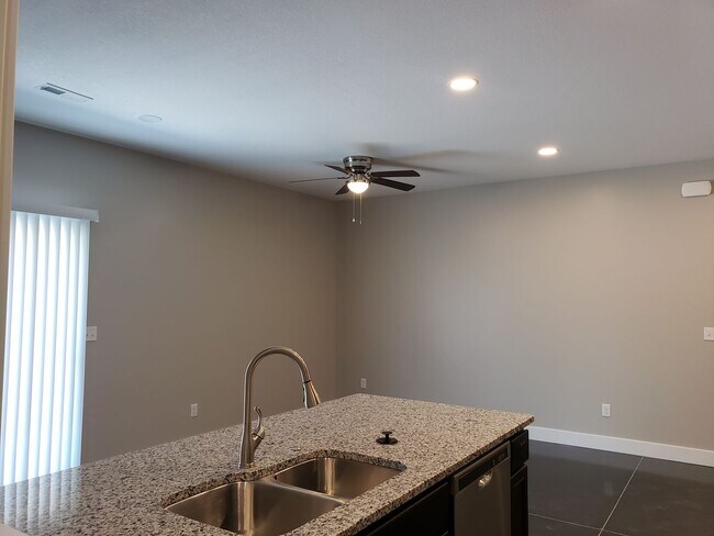 Building Photo - 4955-4953 Morris