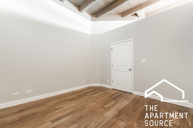 Building Photo - 4131 W Belmont Ave