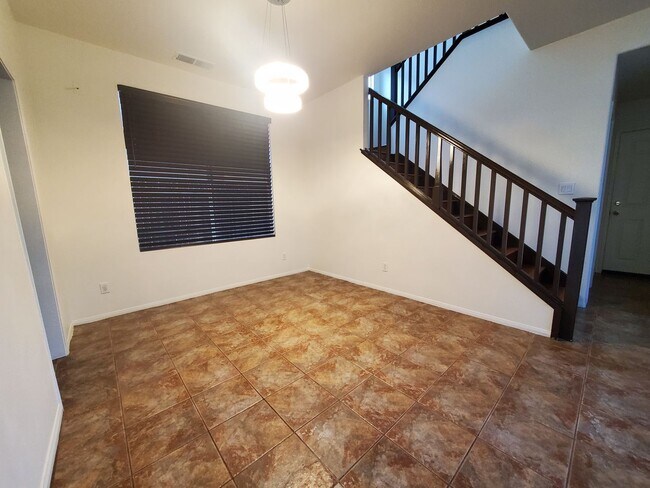 Building Photo - Wonderful 3 Bedroom 2.5 Bath Home in the h...
