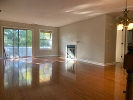 Building Photo - 1309 Sunfield Dr