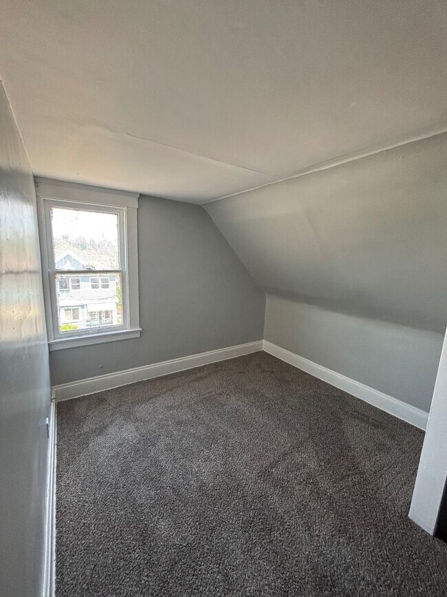 Building Photo - 1750 Alcoy Rd
