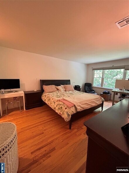 Building Photo - 87 Trotters Ln