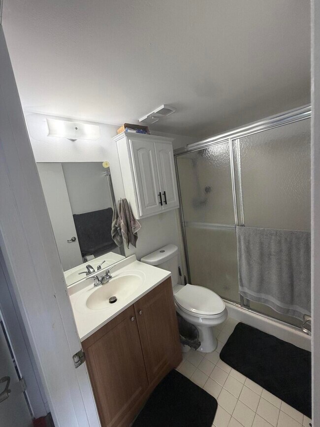 Building Photo - 7161 Golf Colony Ct
