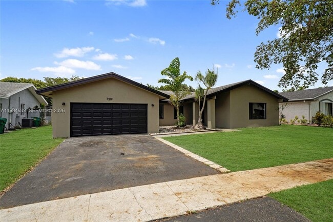 Building Photo - 7201 NW 46th Ct