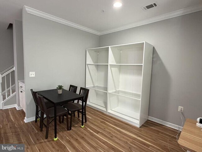 Building Photo - 11353 Aristotle Dr