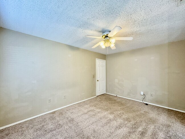 Building Photo - 6300 Westlane