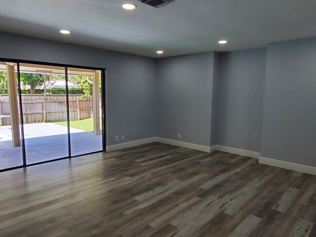 Building Photo - 4497 Sugar Pine Dr
