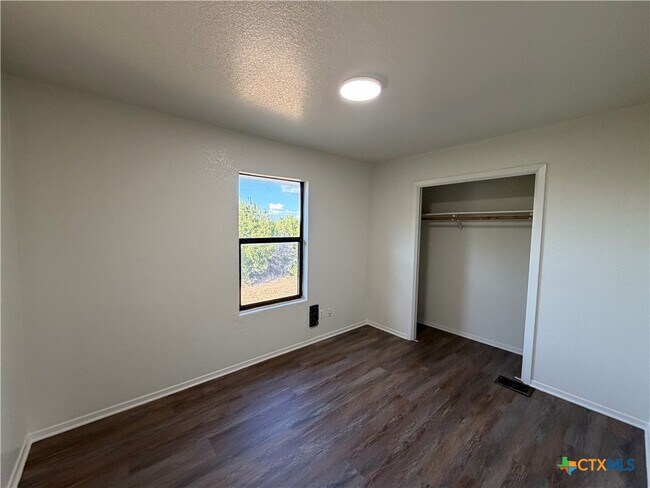 Building Photo - 1107 Shanarae Cir