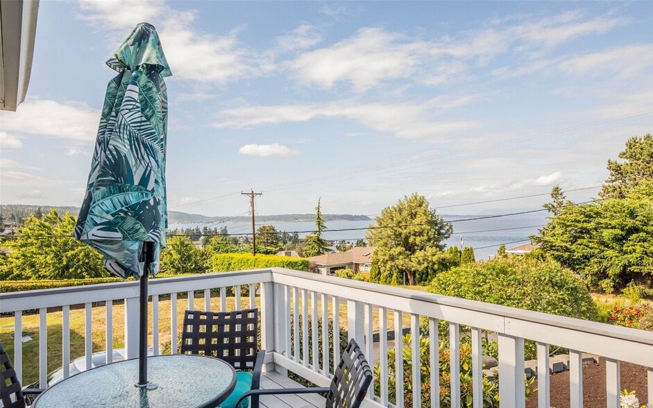 Primary Photo - 1486 SE Camano Dr