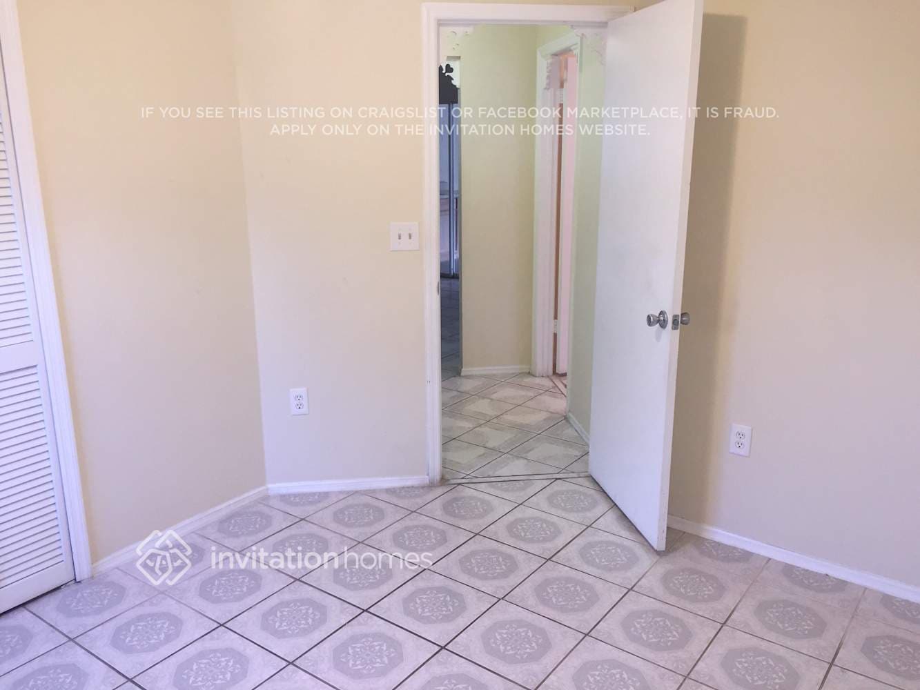 Building Photo - 2401 Bel Air Cir