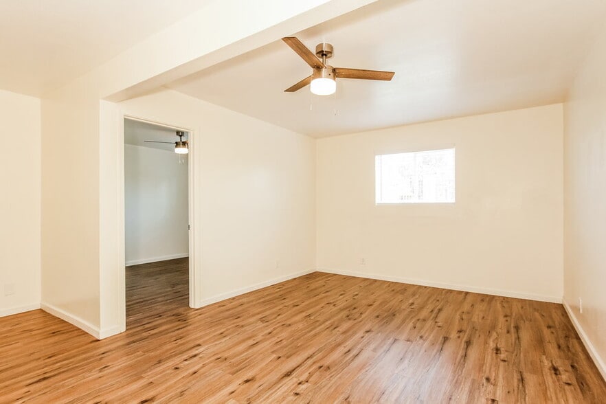 Building Photo - 921 S Val Vista Dr