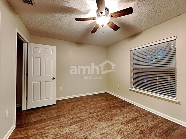 Building Photo - 13994 Fish Eagle Drive East