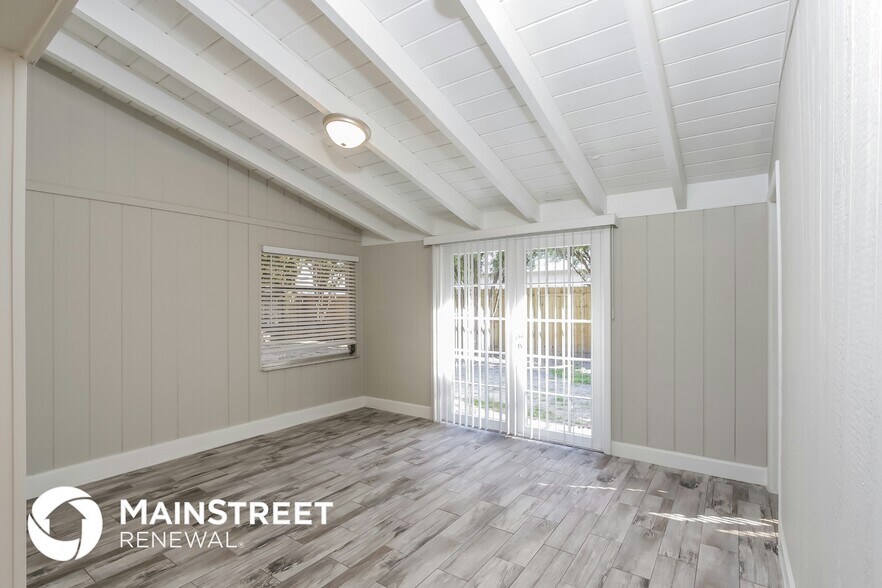 Building Photo - 2175 Gentian Rd