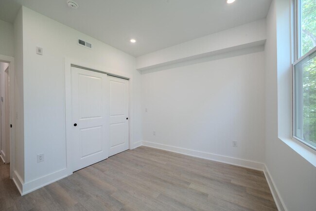 Building Photo - 1710 N 24th St