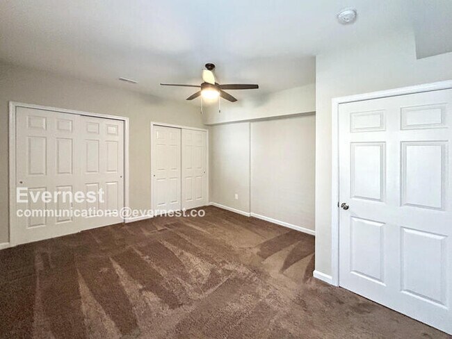 Building Photo - 1518 Lakeview Pkwy